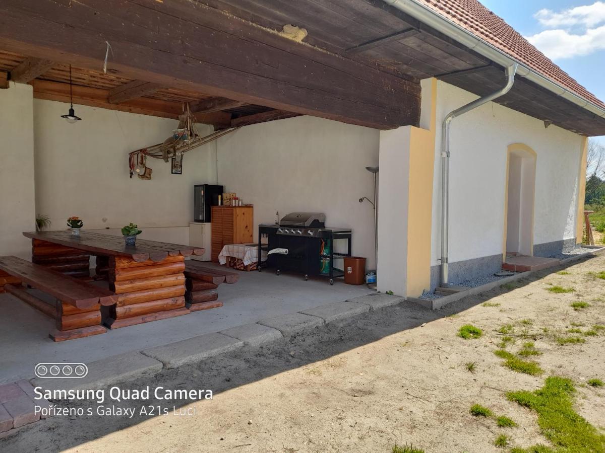 Kojan Apartment Jilovice Luaran gambar