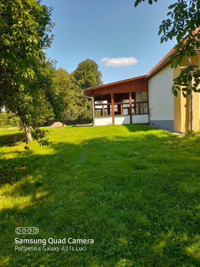 Kojan Apartment Jilovice Luaran gambar
