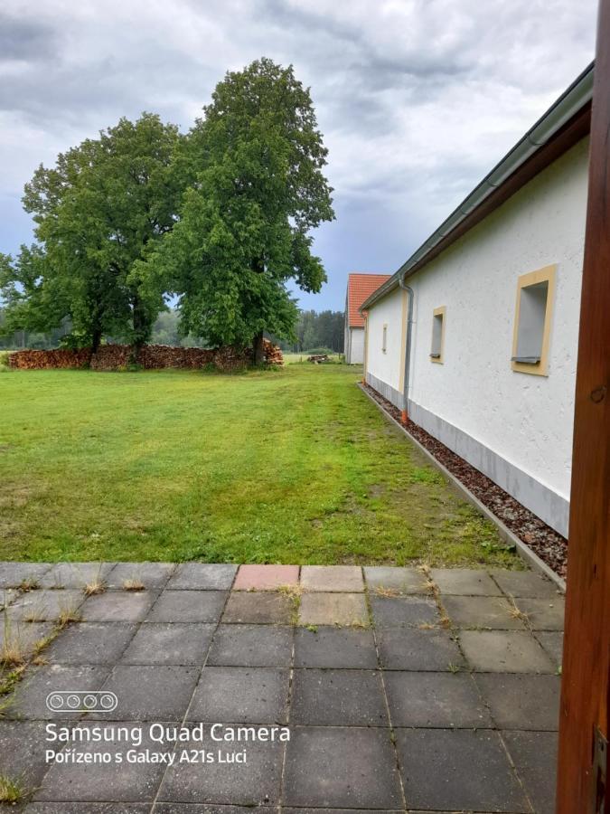 Kojan Apartment Jilovice Luaran gambar