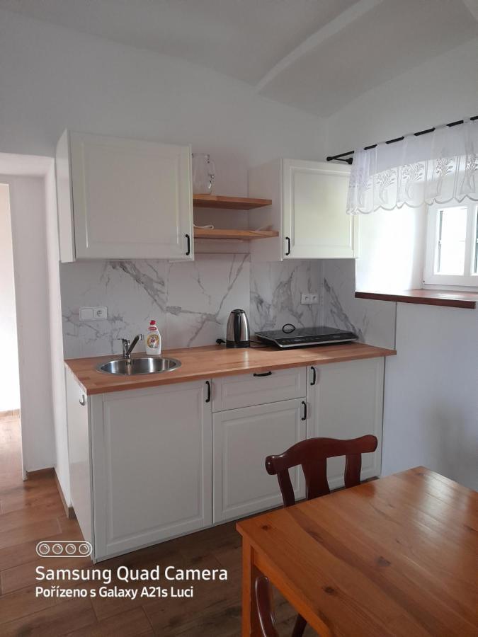 Kojan Apartment Jilovice Luaran gambar