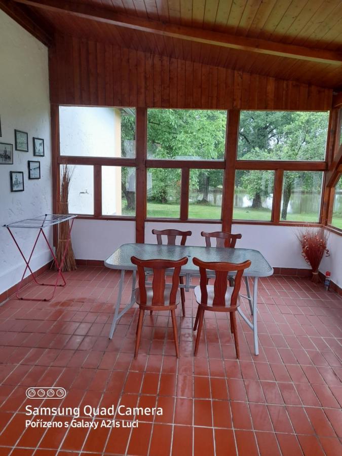 Kojan Apartment Jilovice Luaran gambar